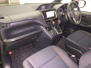 TOYOTA VOXY 2014