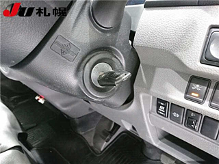 NISSAN CARAVAN VAN 2018