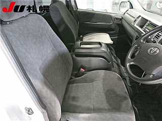 TOYOTA HIACE 2013