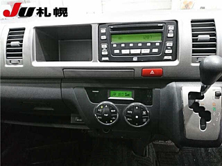 TOYOTA HIACE 2013