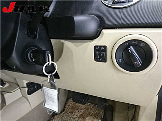 VOLKSWAGEN NEW BEETLE 2008