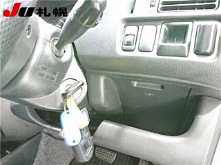 TOYOTA SUCCEED 2013