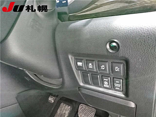 NISSAN ELGRAND 2010