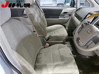 TOYOTA NOAH 2008