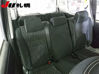 TOYOTA VOXY 2012