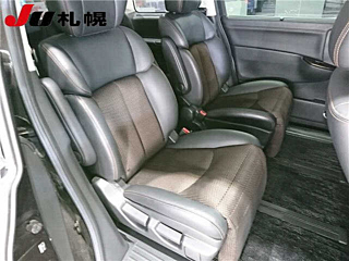NISSAN ELGRAND 2010