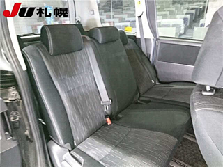 TOYOTA VOXY 2012