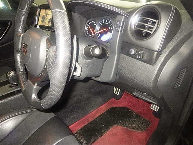 NISSAN GT-R 2013