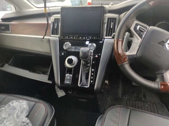 MITSUBISHI DELICA D5 2019
