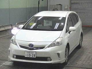 TOYOTA PRIUS ALPHA 2014
