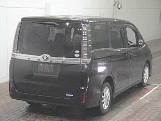 TOYOTA VOXY 2014