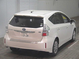 TOYOTA PRIUS ALPHA 2014