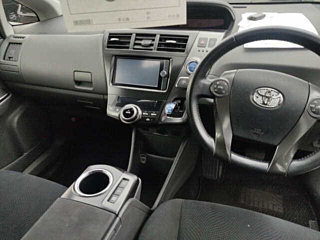 TOYOTA PRIUS ALPHA 2014
