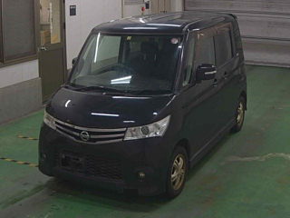 NISSAN ROOX 2010