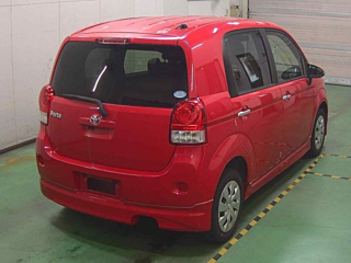 TOYOTA PORTE 2013