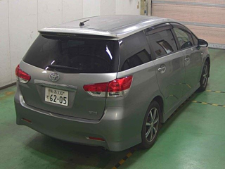 TOYOTA WISH 2011