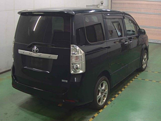 TOYOTA VOXY 2008