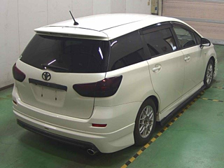 TOYOTA WISH 2011