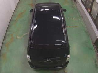 TOYOTA VOXY 2010