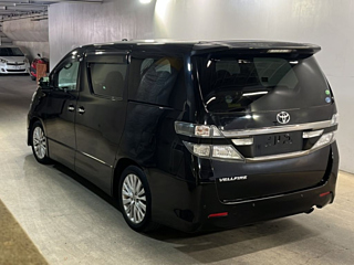 TOYOTA VELLFIRE 2013