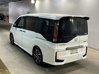 HONDA STEP WAGON 2016