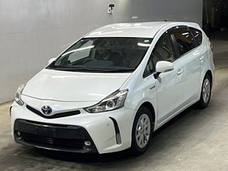 TOYOTA PRIUS ALPHA 2015