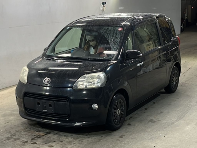 TOYOTA PORTE 2013
