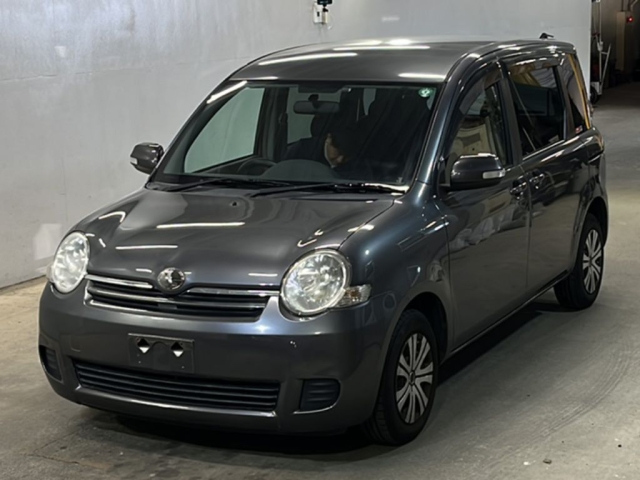 TOYOTA SIENTA 2010