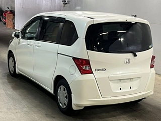 HONDA FREED 2010
