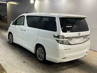 TOYOTA VELLFIRE 2013