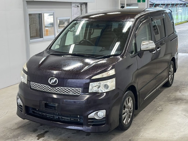 TOYOTA VOXY 2012