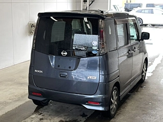 NISSAN ROOX 2010