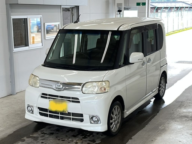 DAIHATSU TANTO 2013