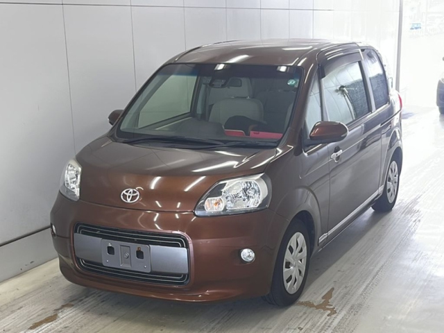 TOYOTA PORTE 2016
