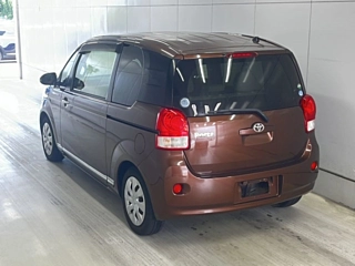 TOYOTA PORTE 2016