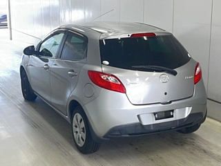 MAZDA DEMIO 2010