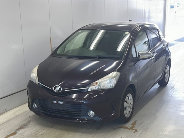 TOYOTA VITZ 2015