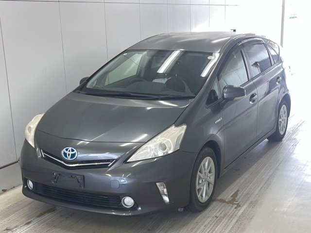 TOYOTA PRIUS ALPHA 2012