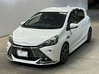 TOYOTA AQUA 2015