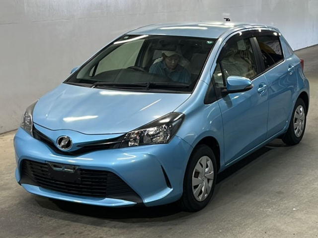 TOYOTA VITZ 2015