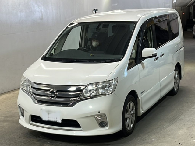 NISSAN SERENA 2013