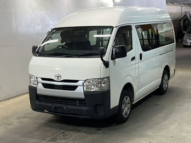 TOYOTA HIACE VAN 2020