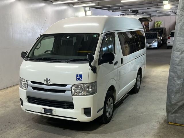 TOYOTA HIACE VAN 2017