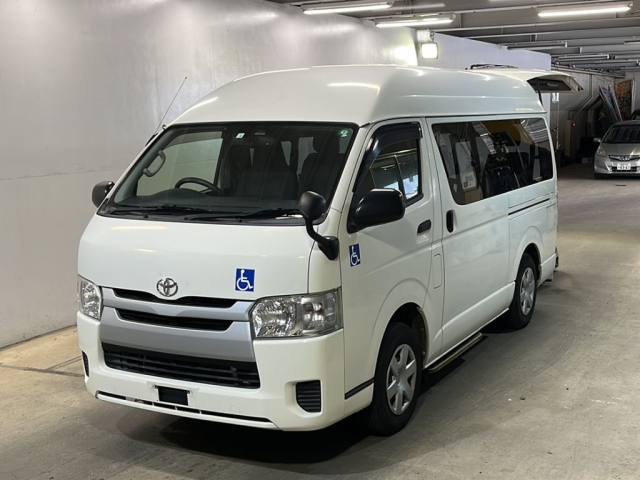 TOYOTA HIACE VAN 2017