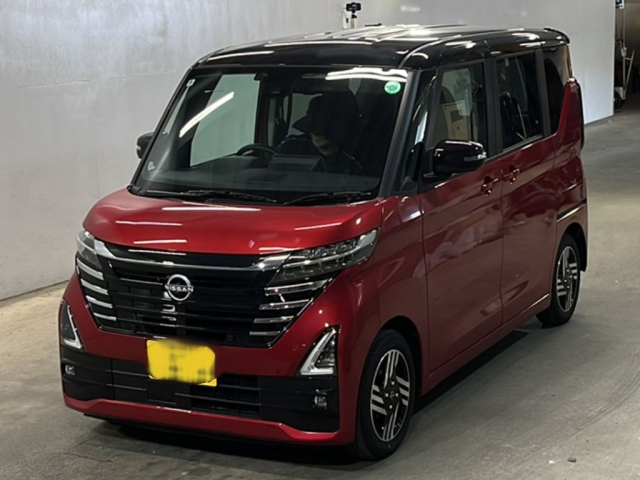 NISSAN ROOX 2024
