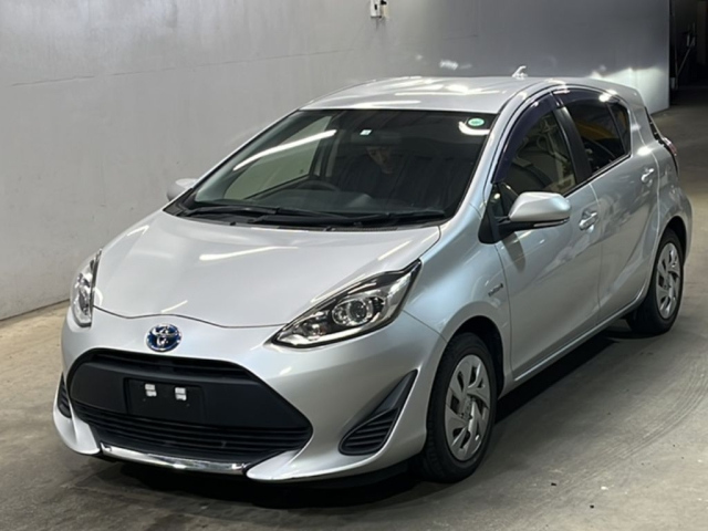 TOYOTA AQUA 2020
