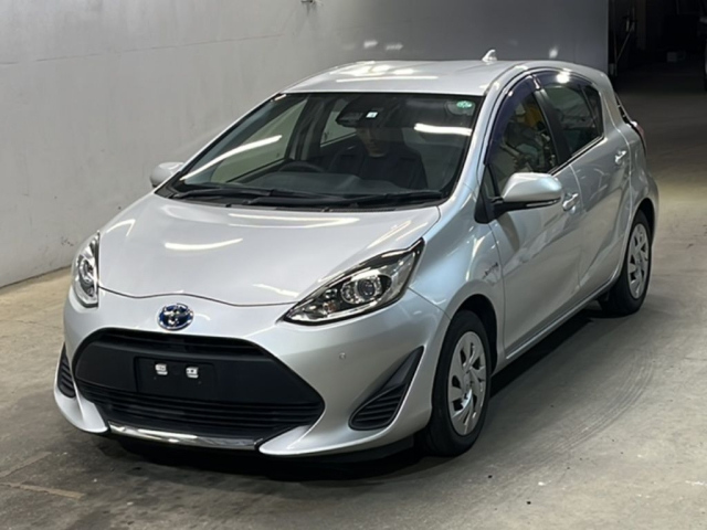 TOYOTA AQUA 2020