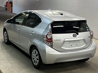 TOYOTA AQUA 2014
