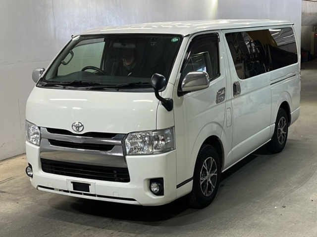 TOYOTA HIACE VAN 2015