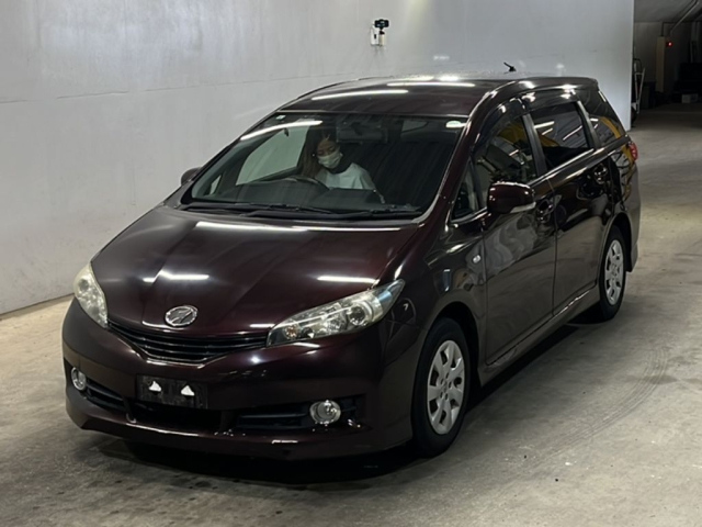TOYOTA WISH 2011